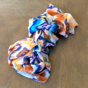 Multicolor infinity scarf
